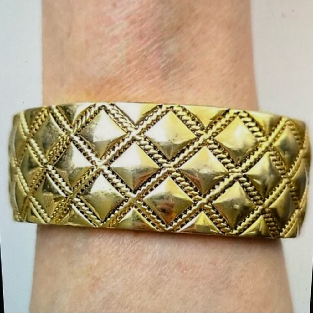 Gold Bracelet Boho Geometric Bracelet
Unique Cuff Style
Vintage 80’s